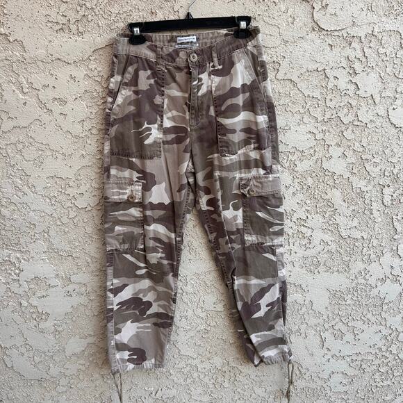 Urban Outfitters Tan Camo Cargo Pants Size 6 - Picture 1 of 4